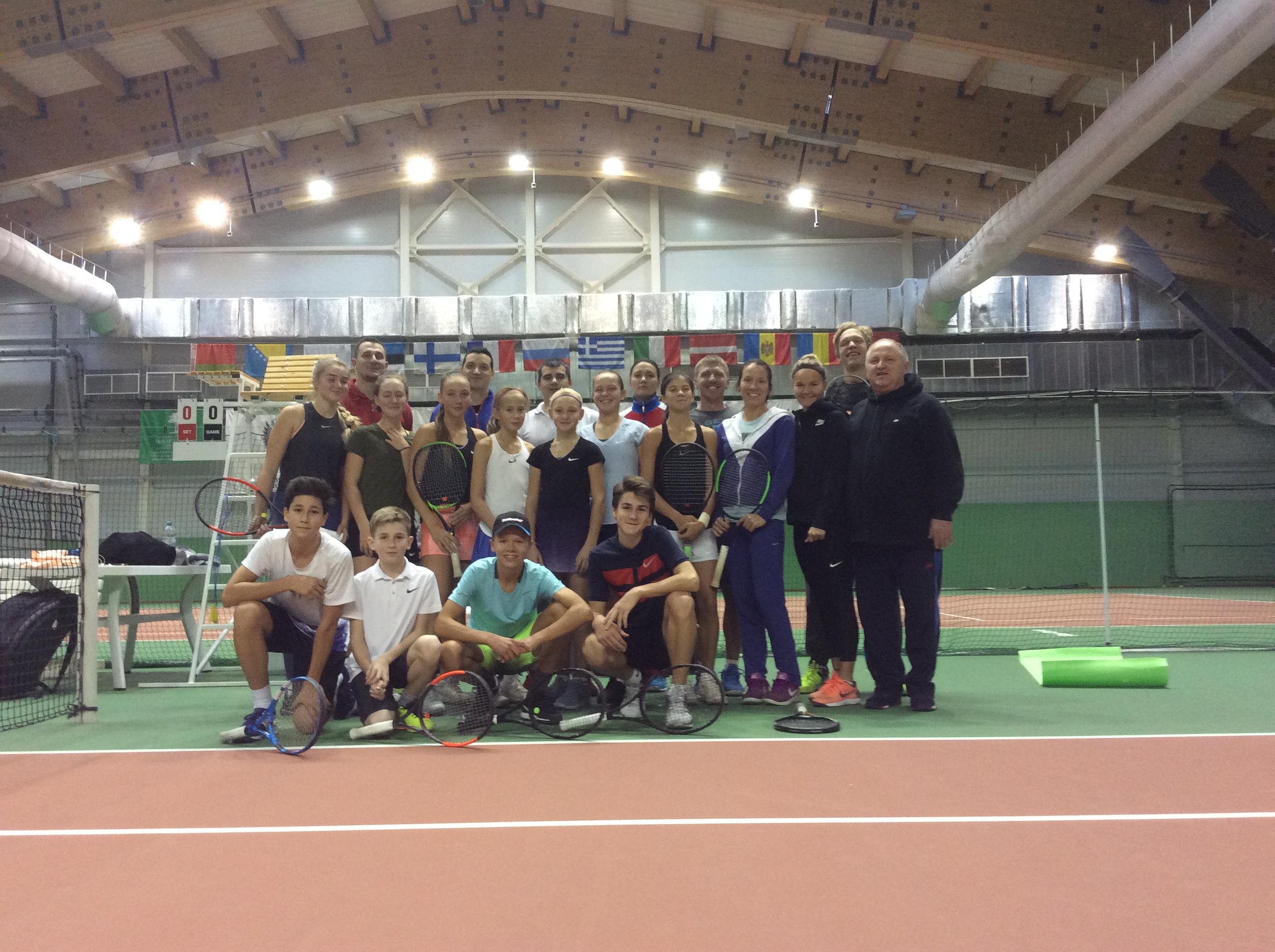 Сборная Татарстана по теннису на учебно-тренировочных сборах в Рязани
